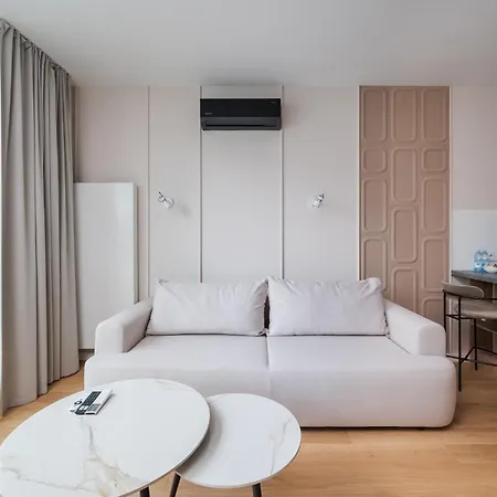 Grzybowska 13th Floor Glamour Apartment *
